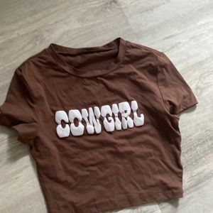 Cowgirl shirt, bearly worn, so flaws